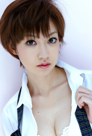 Akina Hara